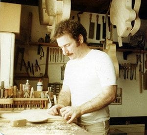 Luthier_Robert_Benedetto_in_1976